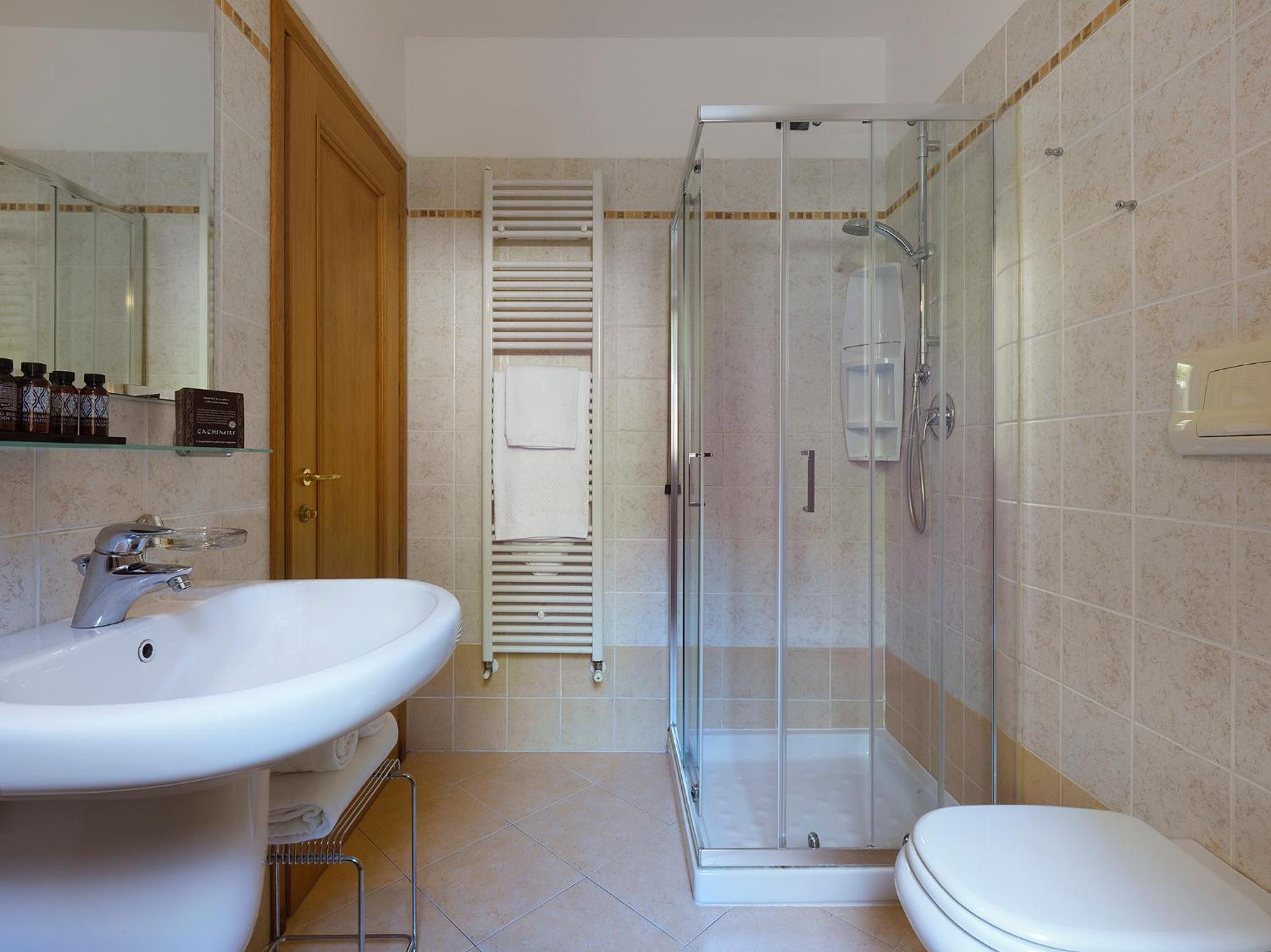 Residence Besass, Gtsgroup Тиньяле Экстерьер фото