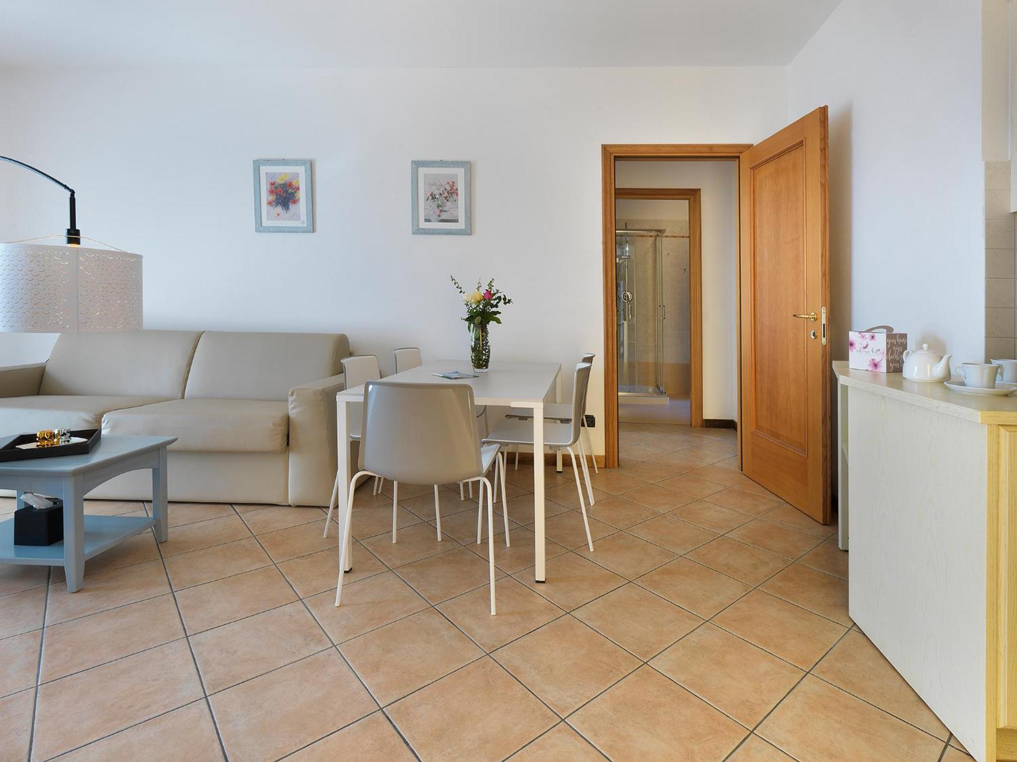 Residence Besass, Gtsgroup Тиньяле Экстерьер фото